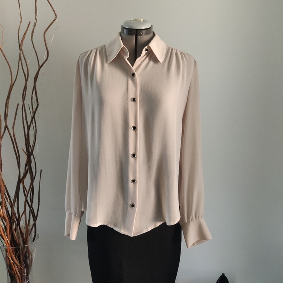 SOLD! Luxurious blouse - Picture 7 of 16